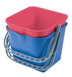 Image de SEAU PLASTIQUE CARRE 15L ROUGE-020158